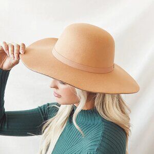 Lulus Exclusive Mathilde Tan Floppy Hat